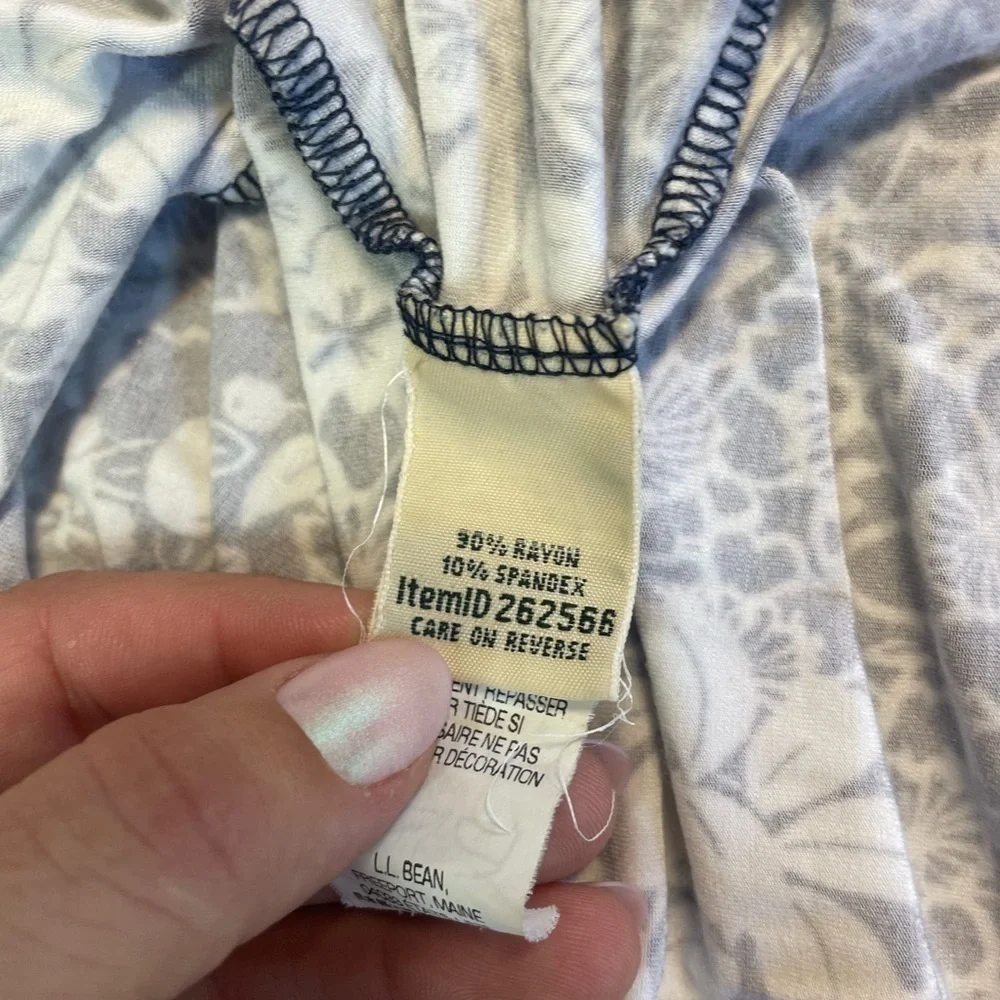 LL BEAN navy and white floral Vneck dress. This hangs beautifully. Size XL